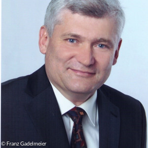 Dr. Franz Gadelmeier